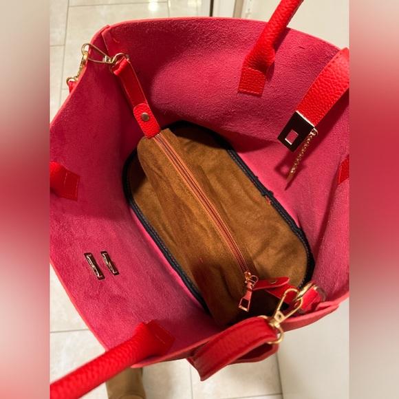 RED Bucket Handbag NWOT gold hardware - Picture 9 of 10